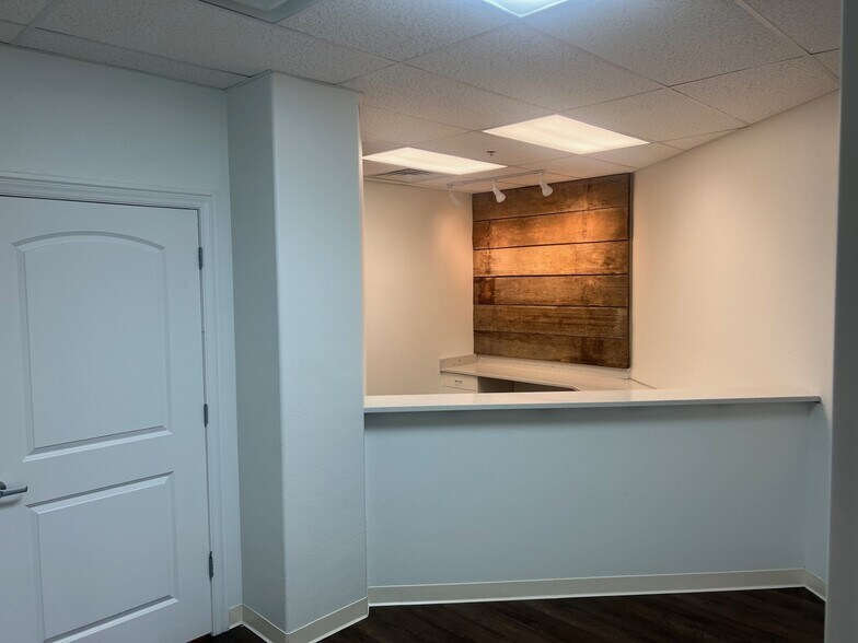 More Photos Of 5230 Willow Creek Dr, Springdale Medical For Lease