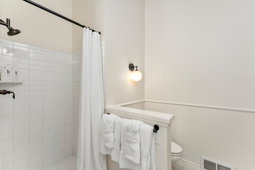More Photos Of 14202 S State Highway 49, Amador City Hotel For Sale