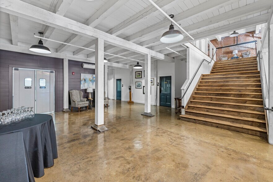 More Photos Of 600 S Broad St, Monroe Manufacturing For Lease