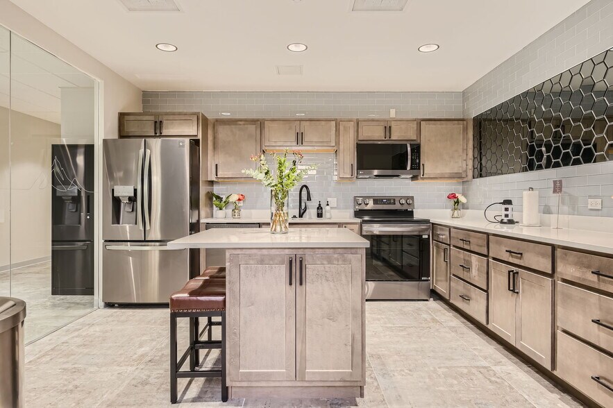 More Photos Of 6130 Greenwood Plaza Blvd, Greenwood Village Office For Sale