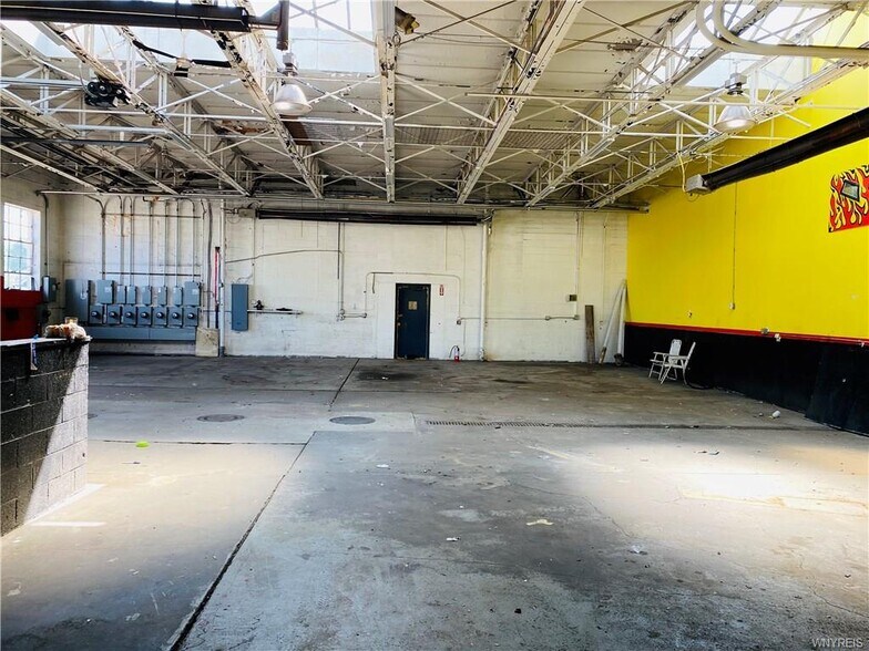 More Photos Of 1212 Abbott Rd, Buffalo Auto Dealership For Lease