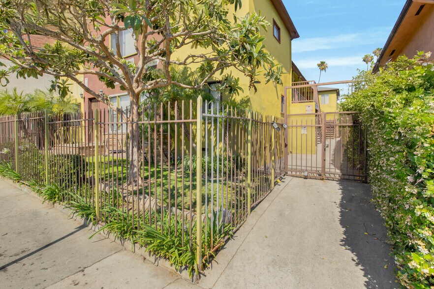 More Photos Of 1646 N Harvard Blvd, Los Angeles Apartments For Sale
