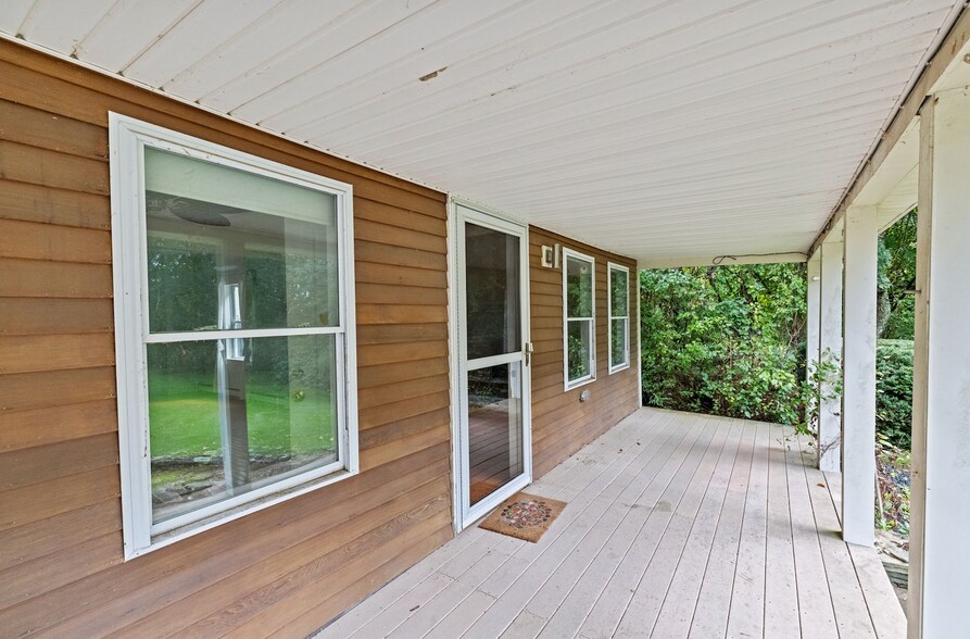 More Photos Of 72 Precinct St, Lakeville Flex For Sale
