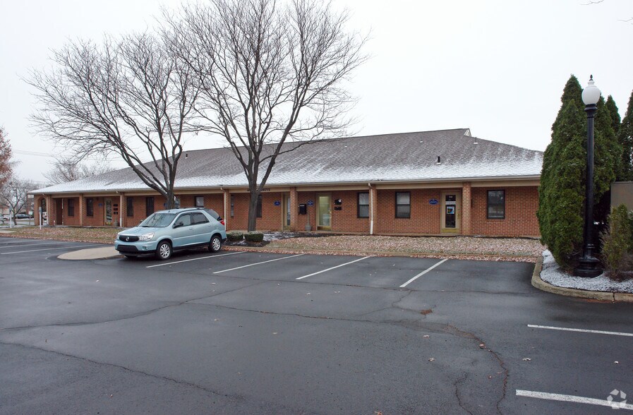 Primary Photo Of 605 Louis Dr, Warminster Township Office For Lease
