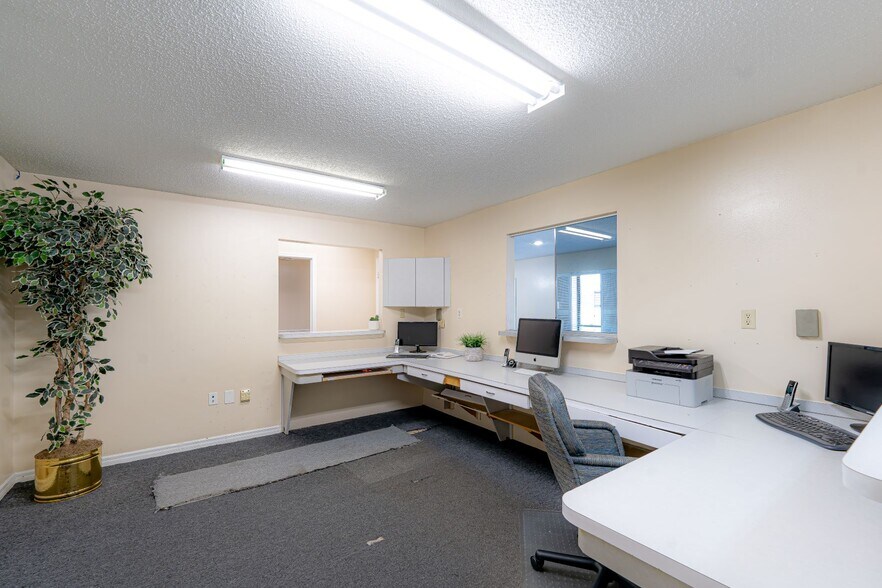 More Photos Of 10245 E Colonial Dr, Orlando Medical For Lease