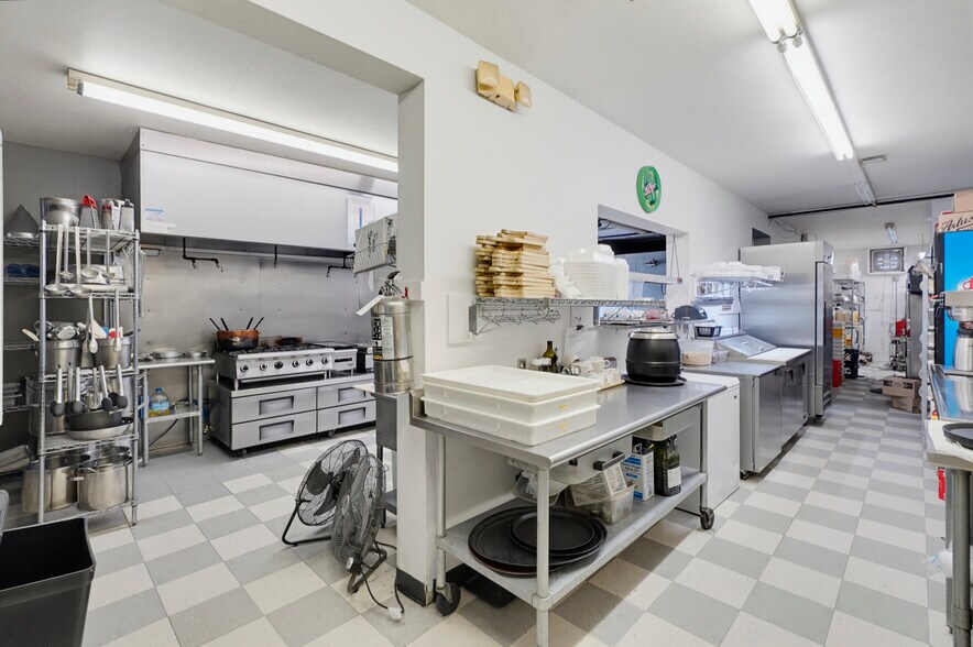 More Photos Of 158 Museum Dr, Hill City Restaurant For Sale