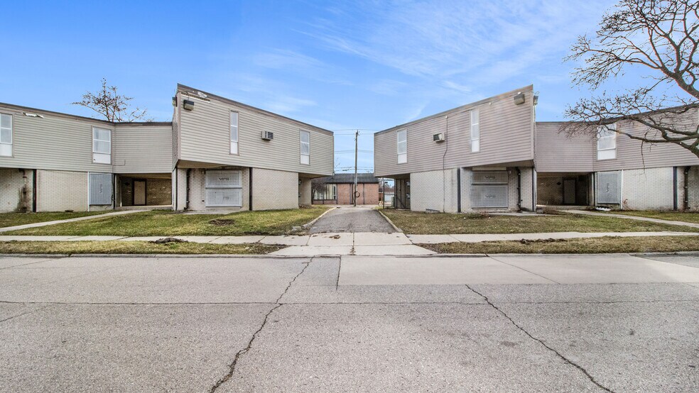 More Photos Of 4301 Harriet St, Inkster Apartments For Sale