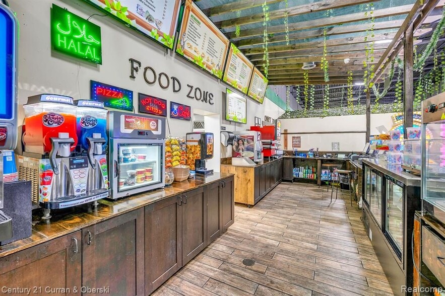 More Photos Of 27200 Joy Rd, Redford Township Freestanding For Lease