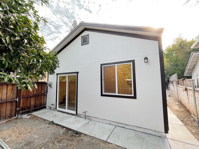 More Photos Of 301 Rivergate Way, Sacramento Multifamily For Sale