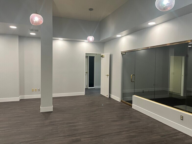 More Photos Of 116 W Lime Ave, Monrovia Loft Creative Space For Lease