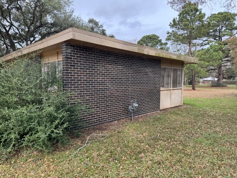 More Photos Of 300 Echols st, Prairie View Multifamily For Sale