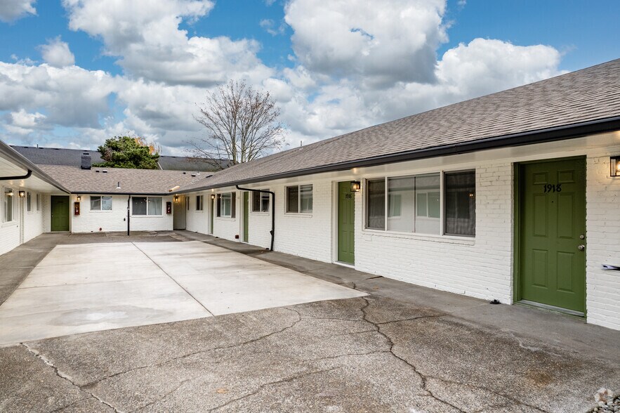 More Photos Of 1904 SE 80th Ave, Portland Apartments For Sale