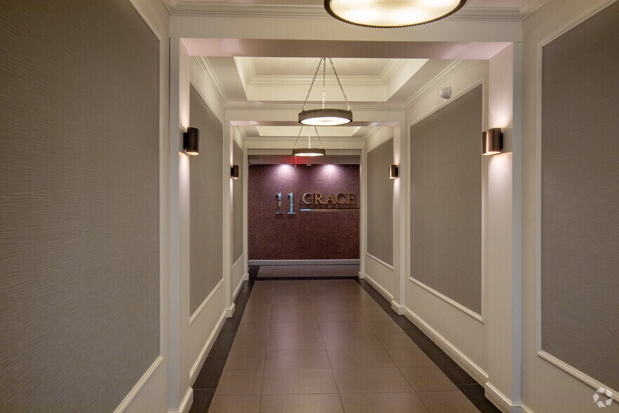 More Photos Of 11 Grace Ave, Great Neck Office For Lease