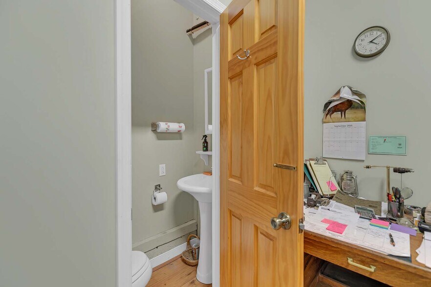 More Photos Of 55 Cross St, Urbanna General Retail For Sale
