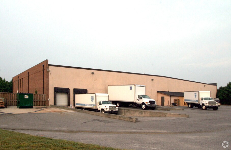 More Photos Of 3921 Westpoint Blvd, Winston-Salem Warehouse For Lease