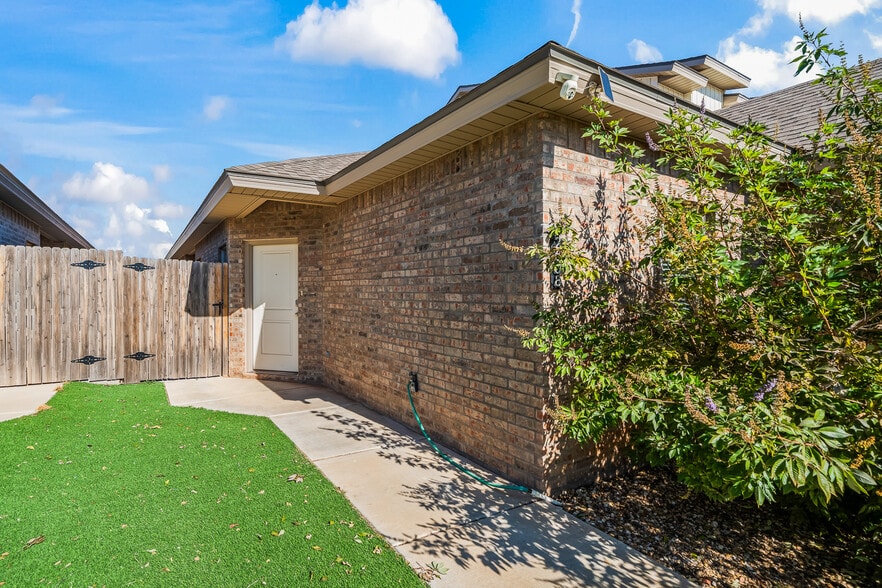More Photos Of 2602 135th St, Lubbock Apartments For Sale