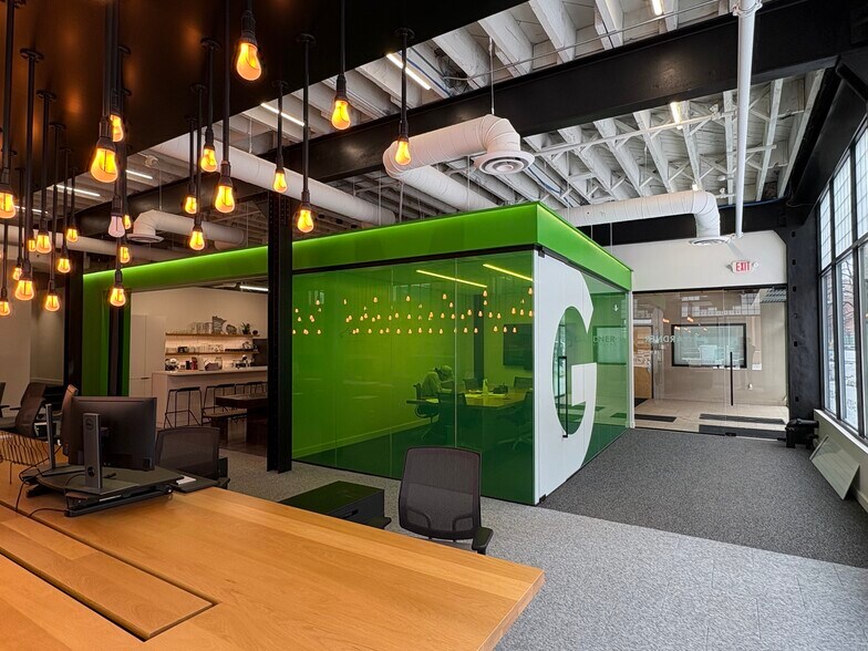 More Photos Of 2 W 1st St, Duluth Storefront For Sale