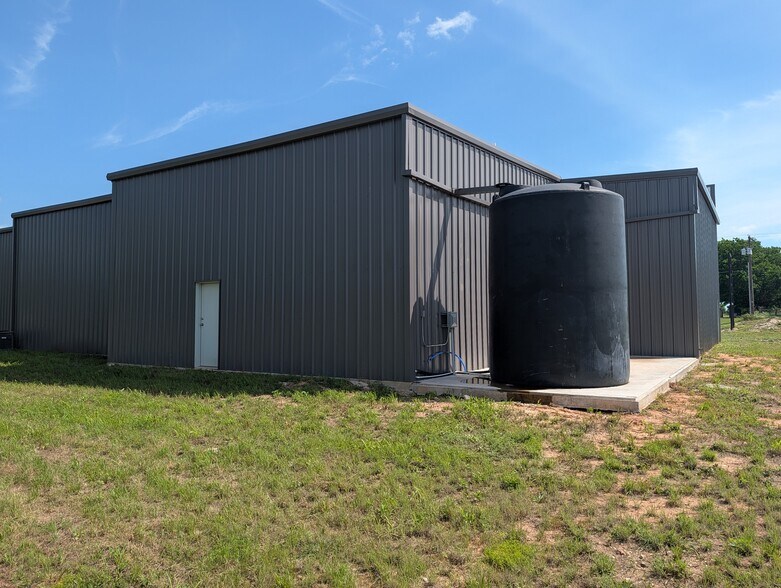 More Photos Of 6854 Old Lorena Rd, Lorena Light Manufacturing For Sale