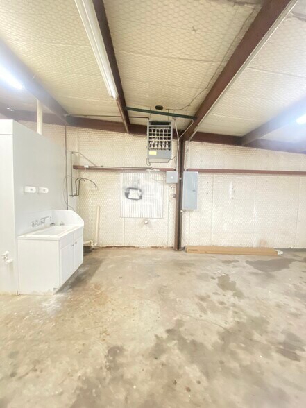 More Photos Of 6826 Baker Blvd, Richland Hills Light Manufacturing For Sale