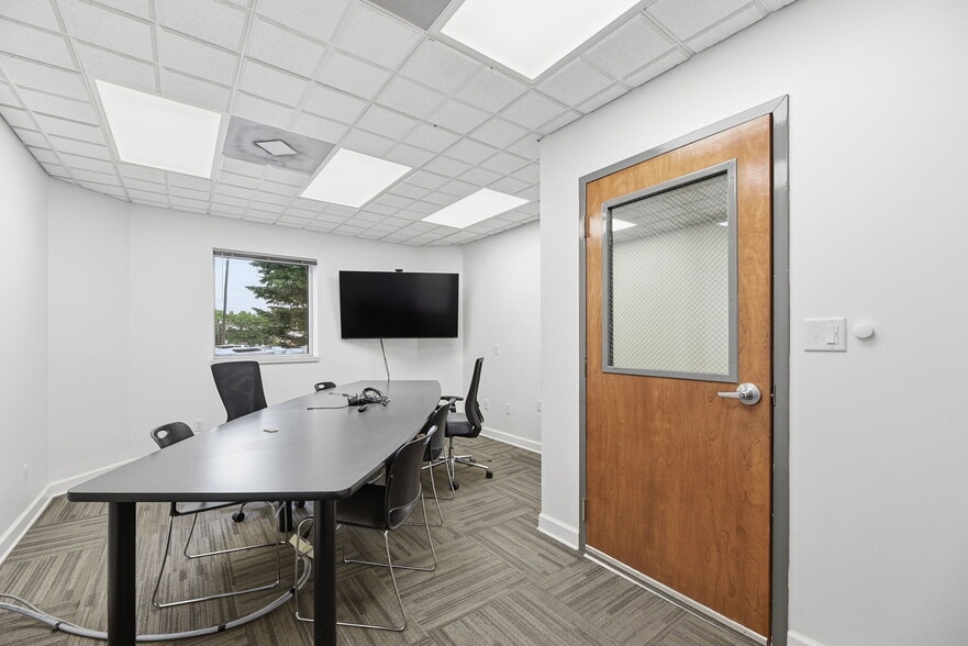 More Photos Of 2533 Hoitt Ave, Knoxville Truck Terminal For Sale