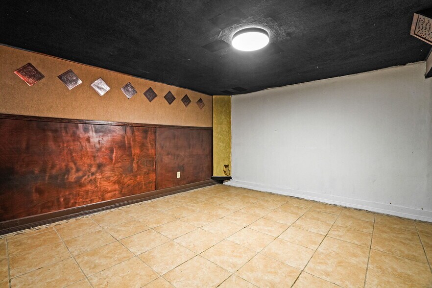 More Photos Of 2422 Montana Ave, El Paso Storefront Retail Office For Sale