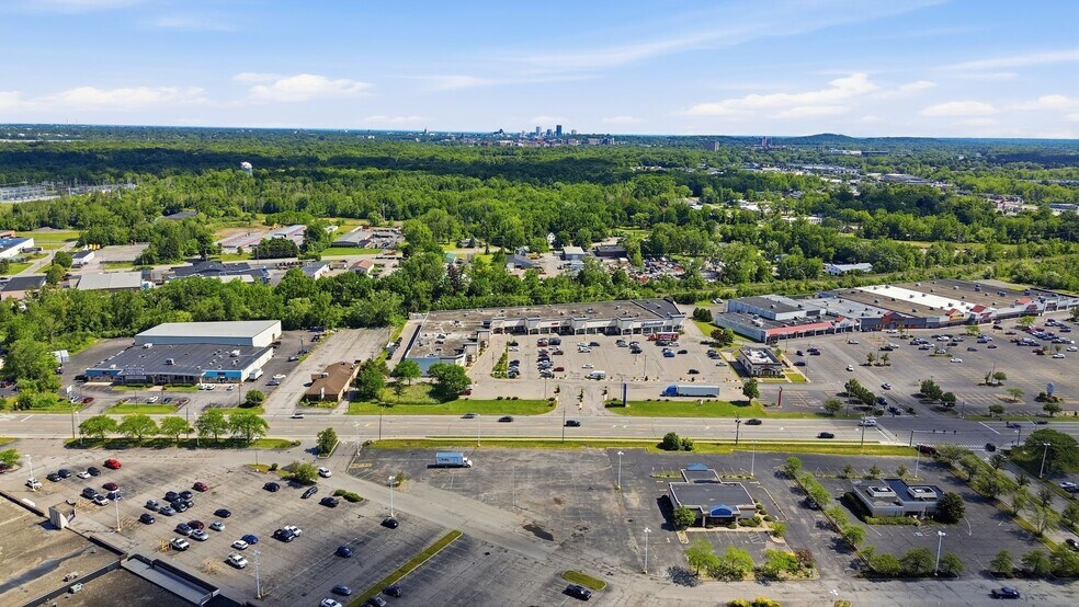 More Photos Of 376 S Jefferson Rd, Rochester Unknown For Lease