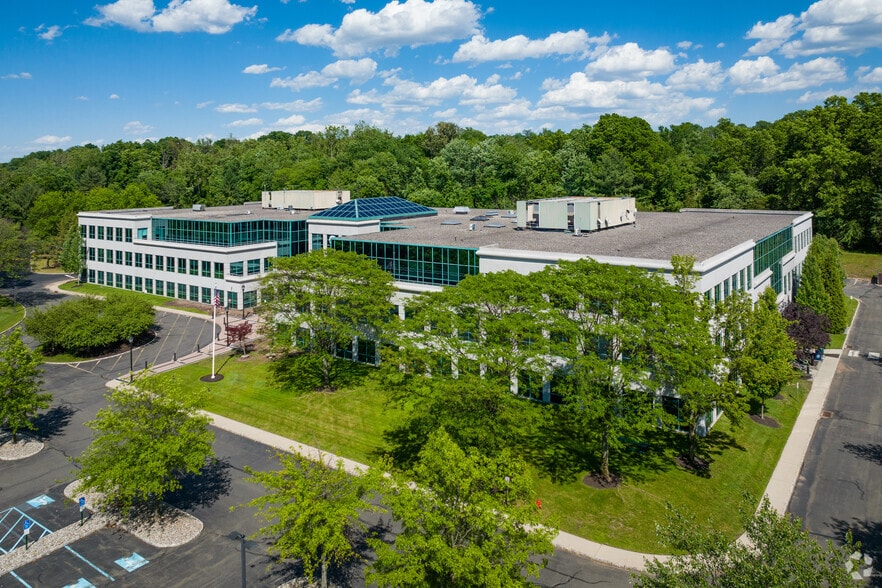 More Photos Of 100 Passaic Ave, Fairfield Office For Lease