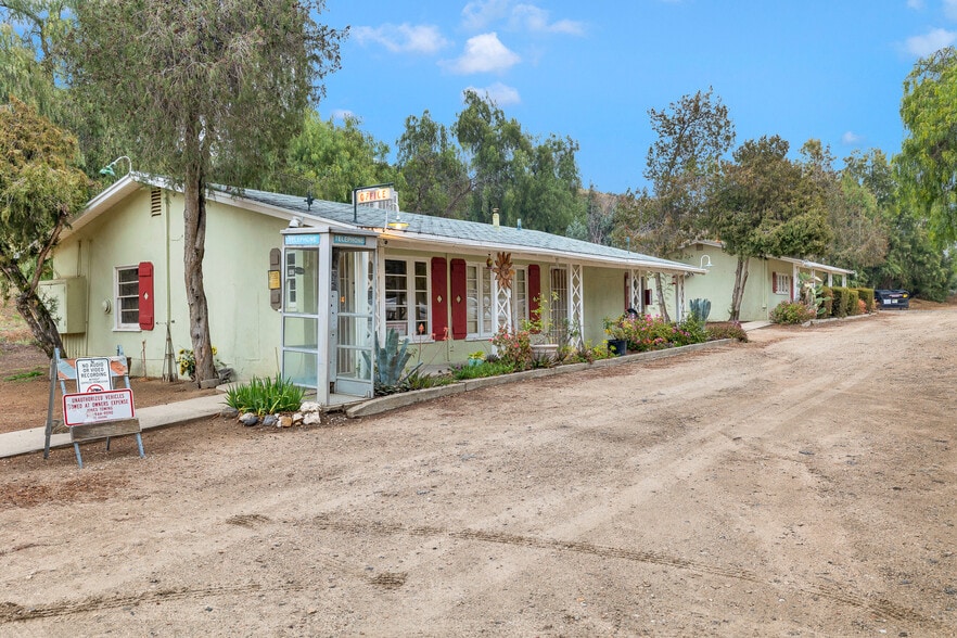 More Photos Of 12117 Sierra Hwy, Santa Clarita Hotel For Sale