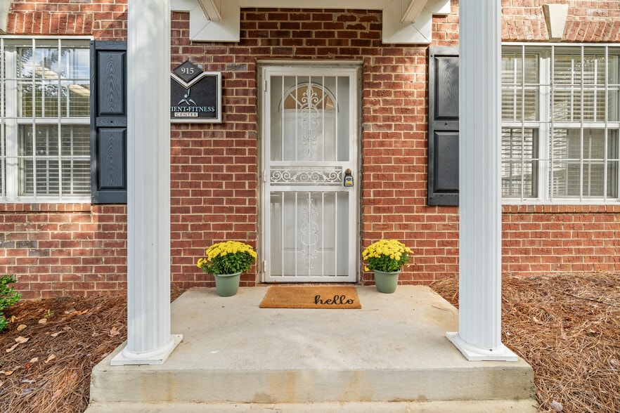 More Photos Of 1875 Old Alabama Rd, Roswell Office For Lease