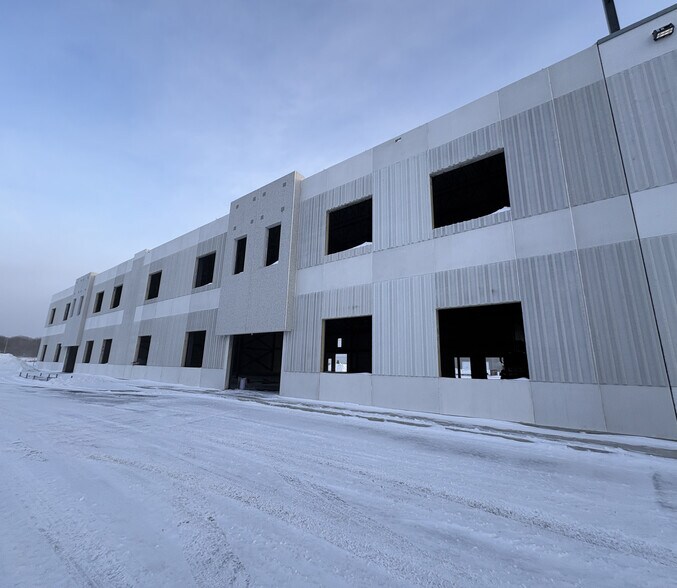 More Photos Of 420 Addison Hall Cir, Aurora Manufacturing For Lease