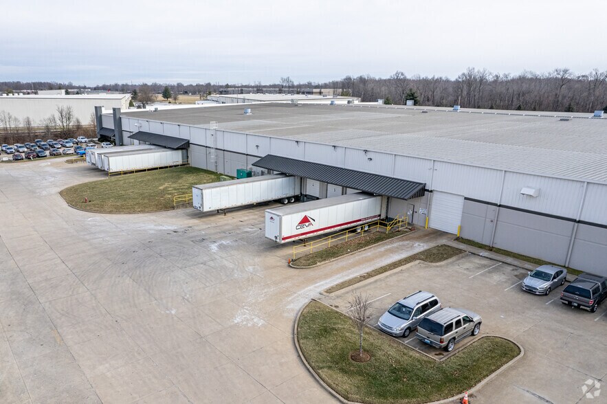 More Photos Of 7101 Intermodal Dr, Louisville Warehouse For Lease