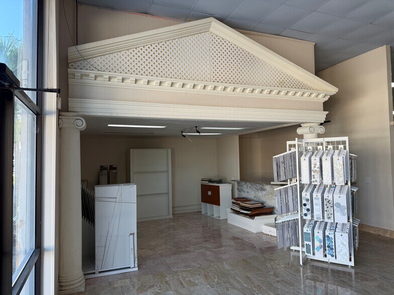 More Photos Of 4200 Tamiami Trl N, Naples Garden Center For Lease