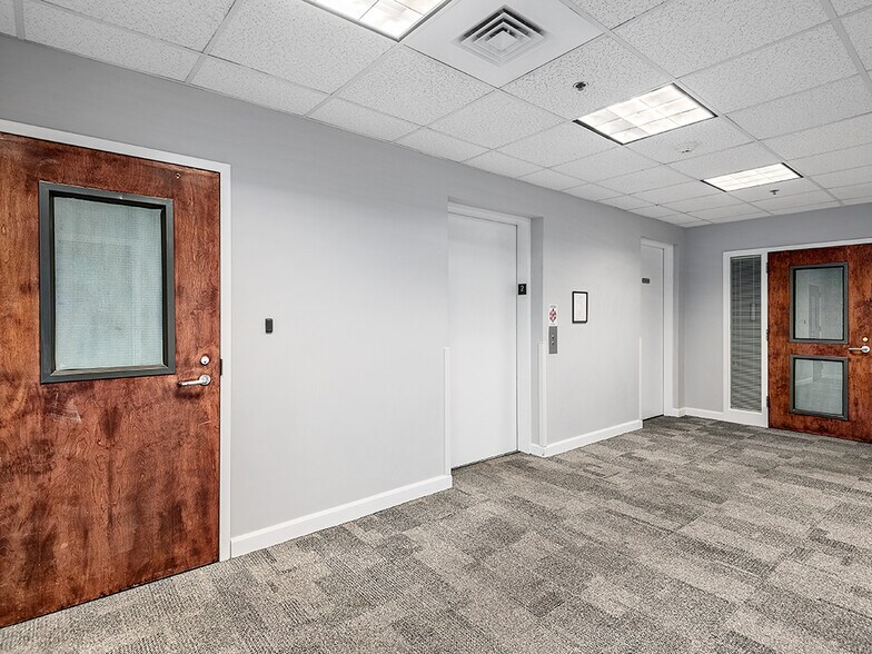 More Photos Of 4-18 Biltmore Ave, Asheville Office For Lease