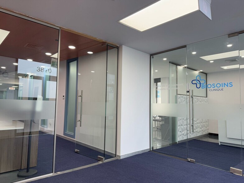 More Photos Of 3858-3870 Notre-Dame, Laval Office For Sale