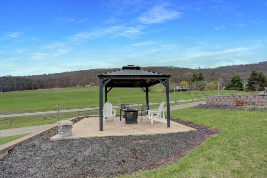 More Photos Of 596 Harman Rd, Halifax Winery Vineyard For Sale