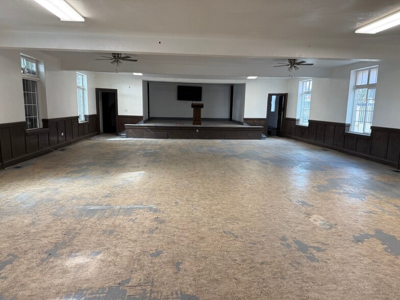 More Photos Of 315 N Sierra Nevada St, Stockton Religious Facility For Lease