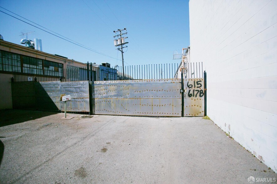 More Photos Of 611 85th Ave, Oakland Land For Sale