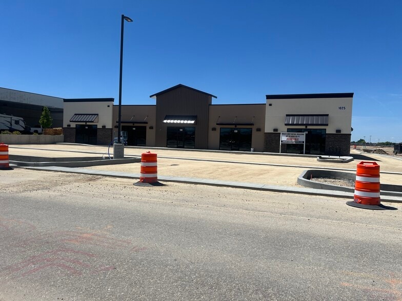 More Photos Of 1025 N Meridian Rd, Kuna Storefront Retail Office For Lease
