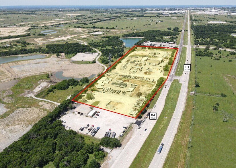 More Photos Of 16121 Highway 114, Justin Warehouse For Lease