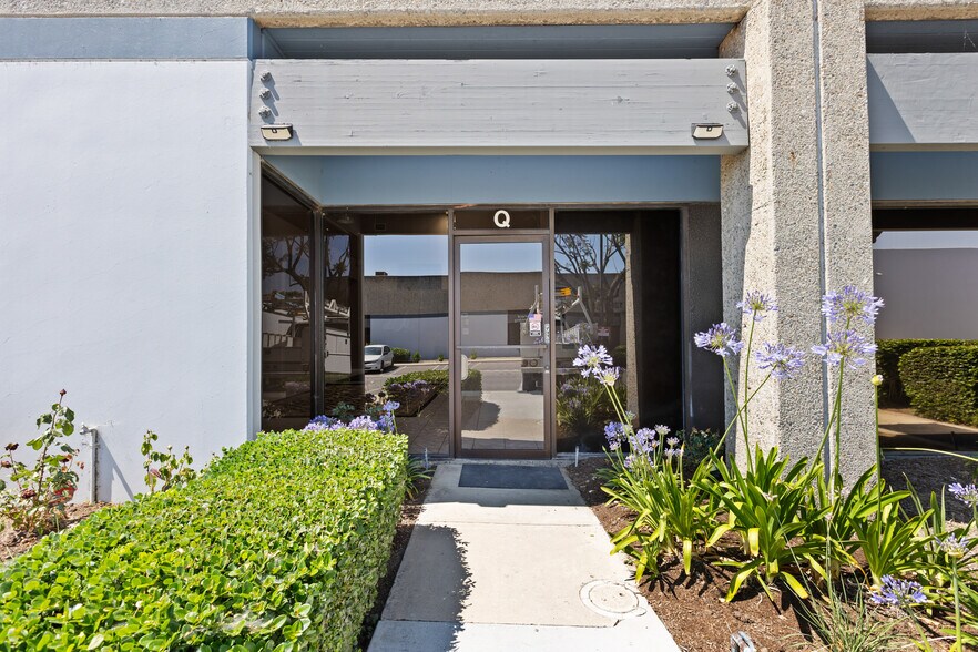 More Photos Of 1240 N Jefferson St, Anaheim Warehouse For Sale