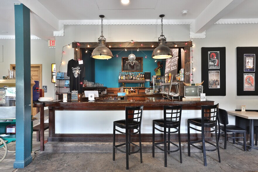 More Photos Of 310-312 E Hudson St, Columbus Freestanding For Sale