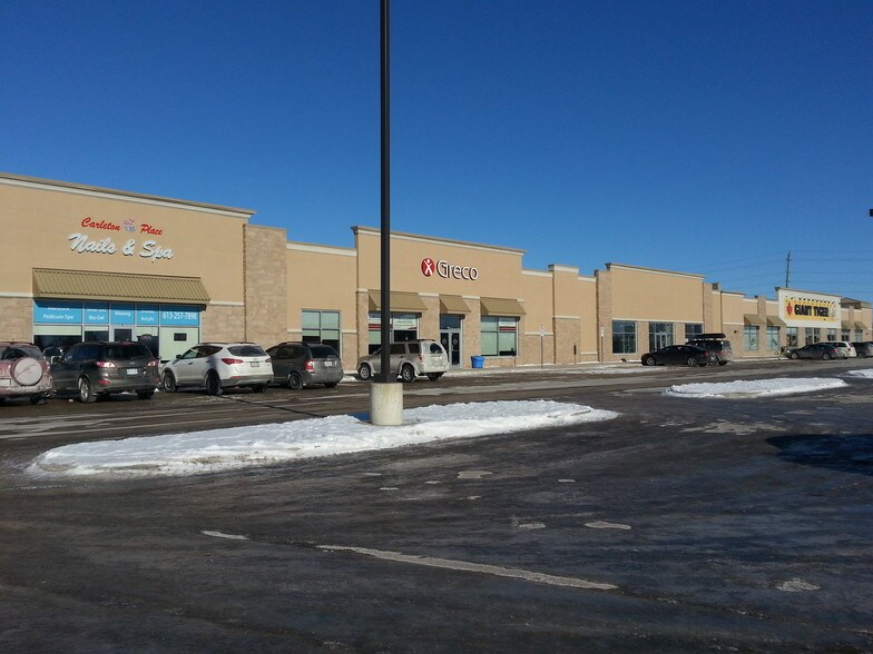 More Photos Of 320-324 Coleman St, Carleton Place General Retail For Lease