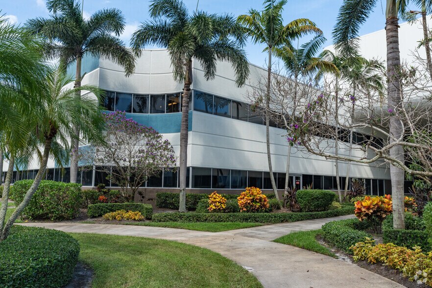More Photos Of 901 Yamato Rd, Boca Raton Loft Creative Space For Lease