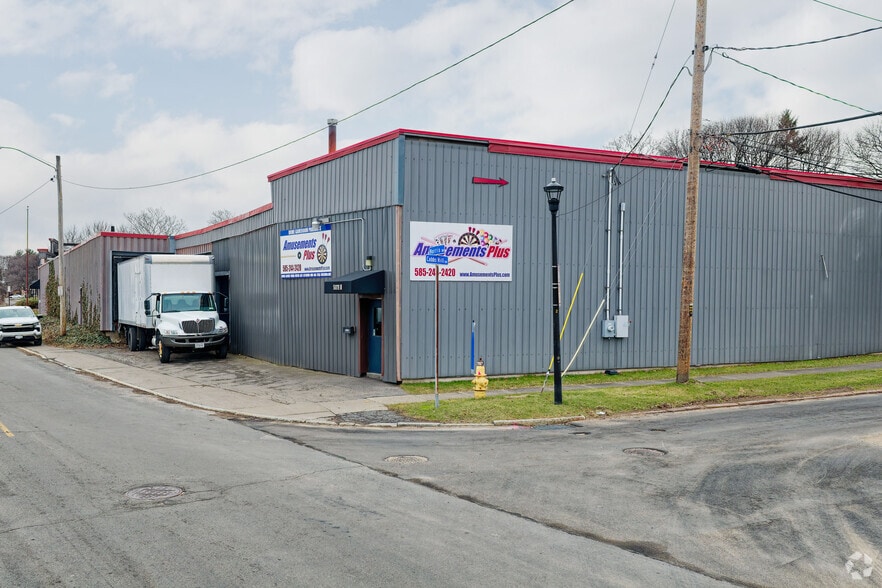 More Photos Of 107 Norris Dr, Rochester Warehouse For Lease