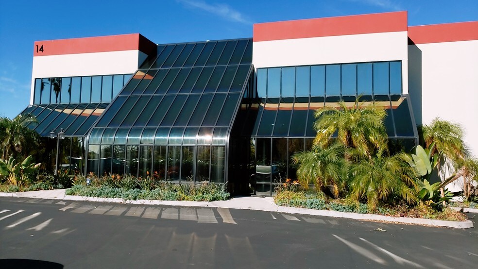 More Photos Of 14 Vanderbilt, Irvine Warehouse For Lease