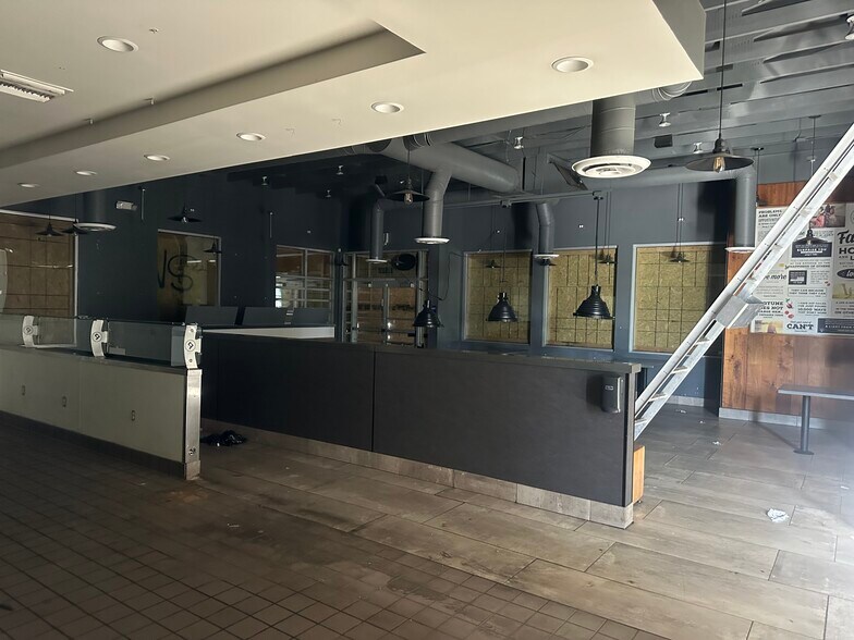 More Photos Of 12502 Washington Blvd, Whittier Restaurant For Sale