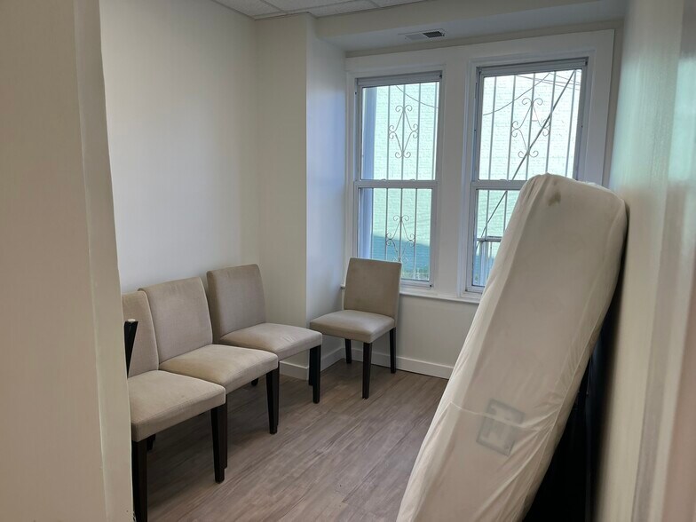 More Photos Of 5 Barney Cir SE, Washington Medical For Lease