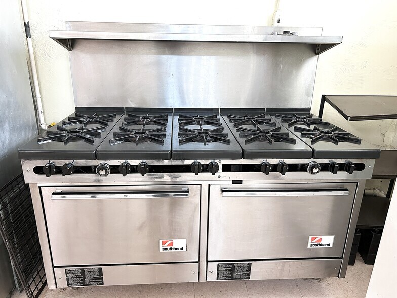 More Photos Of 1900 Oak Park Ave, Berwyn Religious Facility For Sale