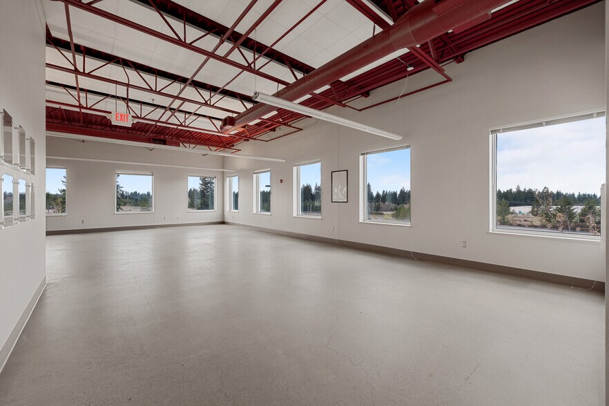 More Photos Of 100 Technology Ln, Elma Office For Lease