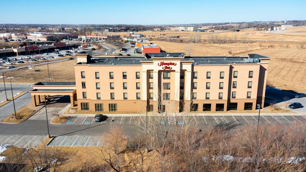 More Photos Of 3404 Samson Way, Bellevue Hotel For Sale